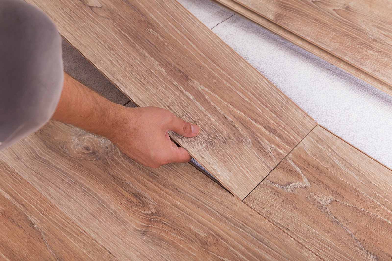 Installing laminate flooring